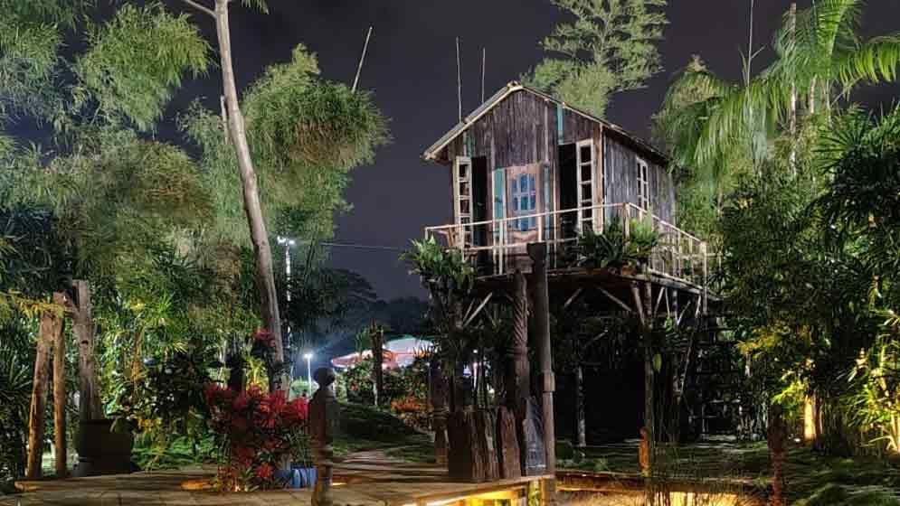 ঢাকার বুকে স্বপ্নের গ্রাম