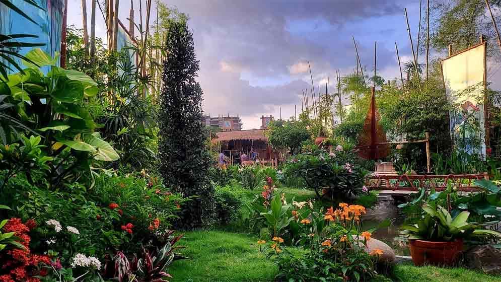 ঢাকার বুকে স্বপ্নের গ্রাম