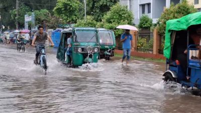 টানা বর্ষণে নোয়াখালী জলমগ্ন, বাড়ছে বন্যার শঙ্কা